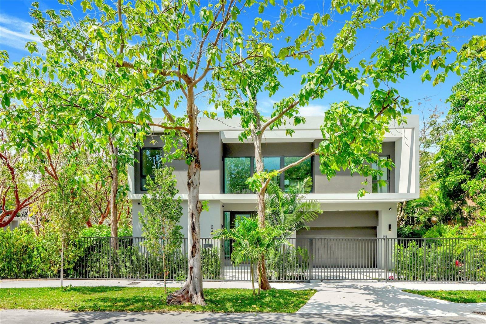 Property Photo: 2942 Center Street FL 33133