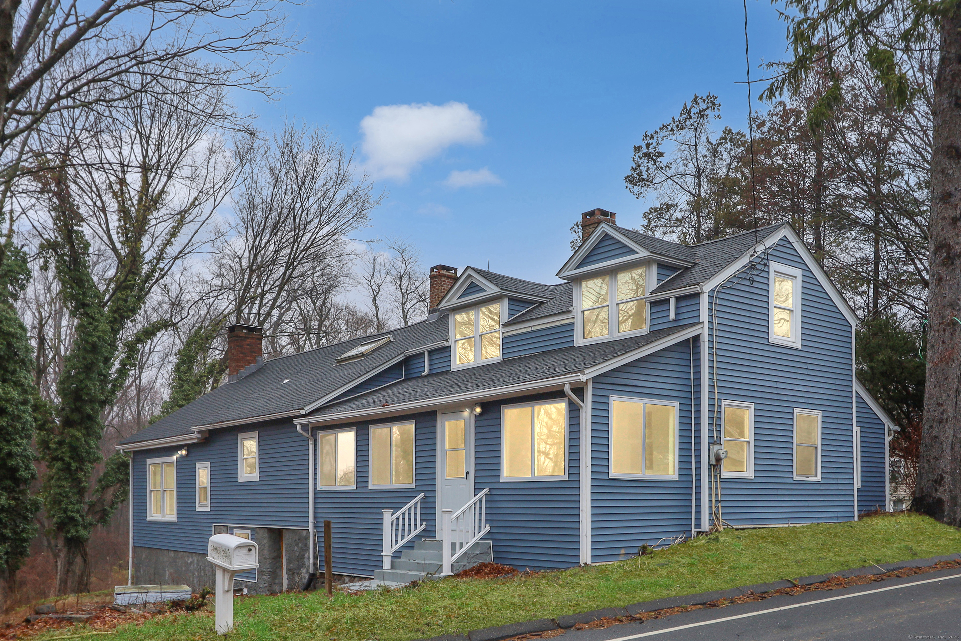 2449 Huntington Turnpike  Trumbull CT 06611 photo