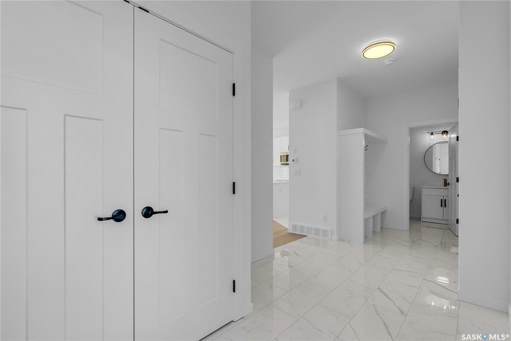 Property Photo: 347 Sharma Crescent SK S7W 1K9