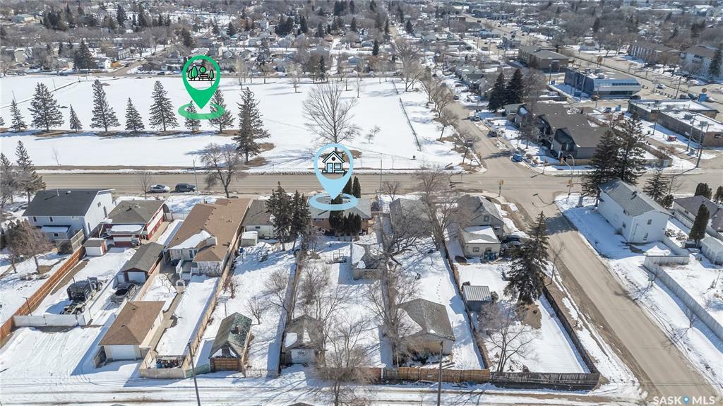Property Photo: 205 P Avenue N SK S7L 2V6