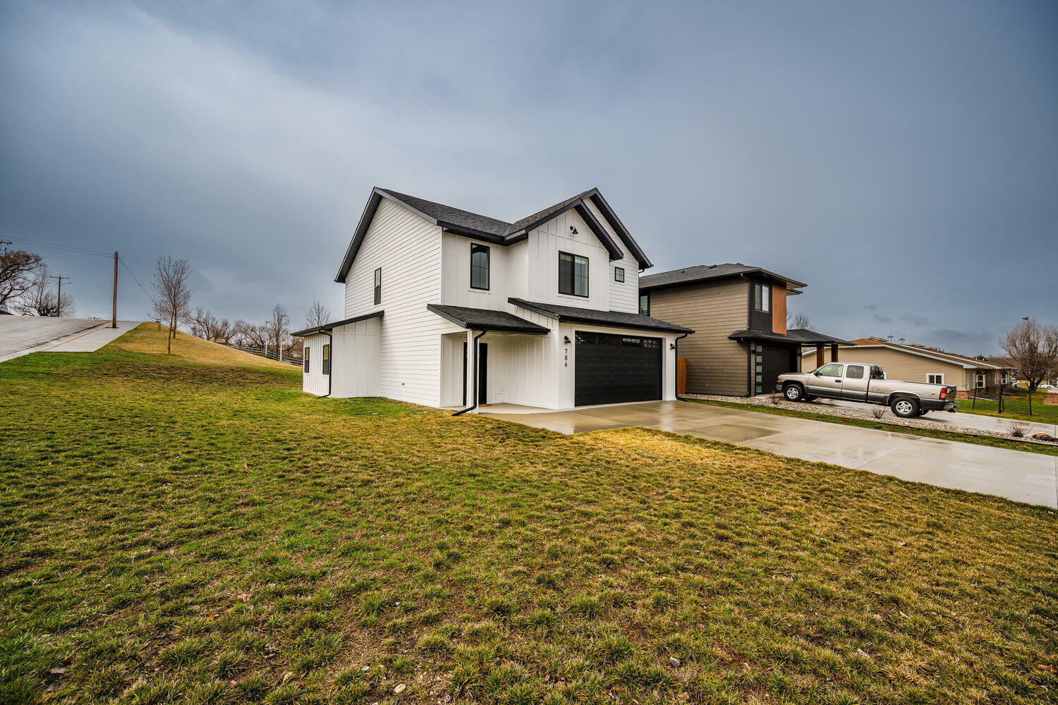 Property Photo: 786 E 7th Street WY 82801