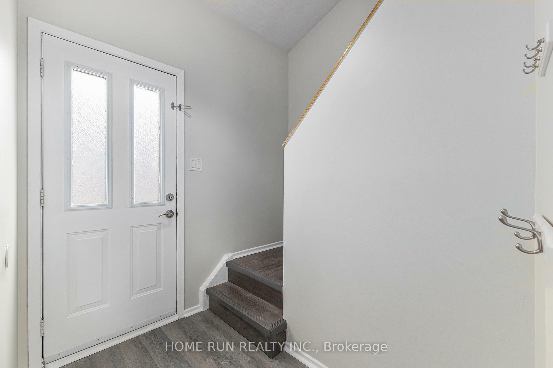 Property Photo: 79 Thistledown Court ON K2J 1J4