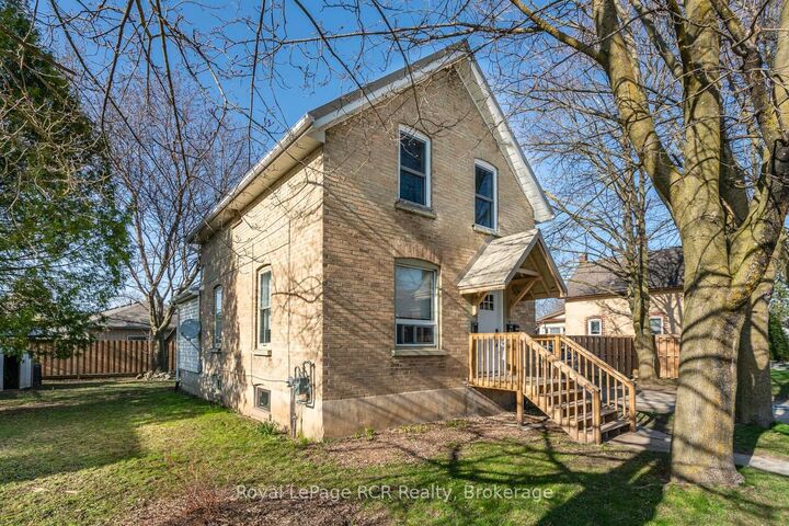 Property Photo:  134 9th Street  ON N4N 1K6