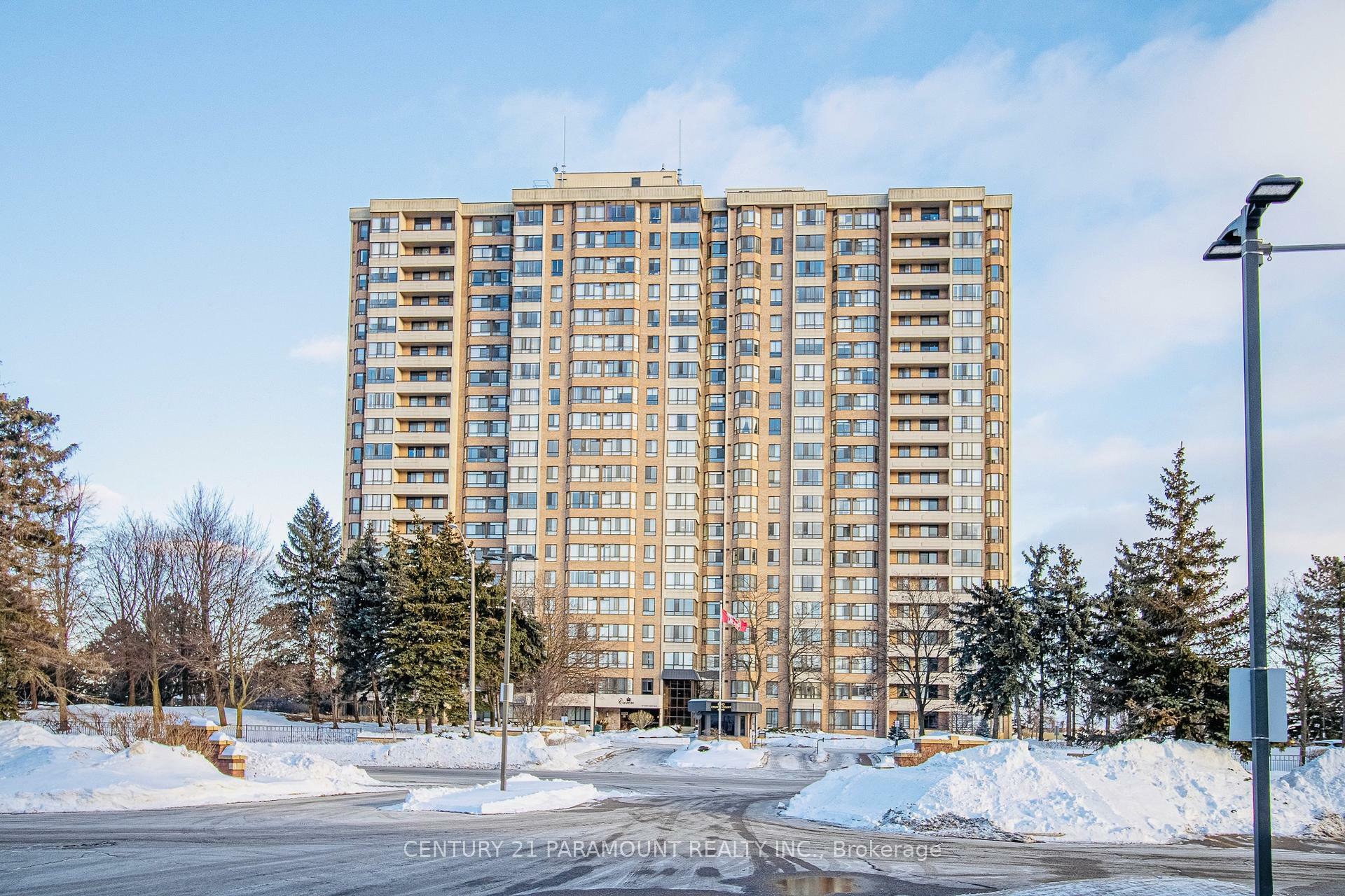 Property Photo: 100 County Court Boulevard 1802 ON L6W 3X1