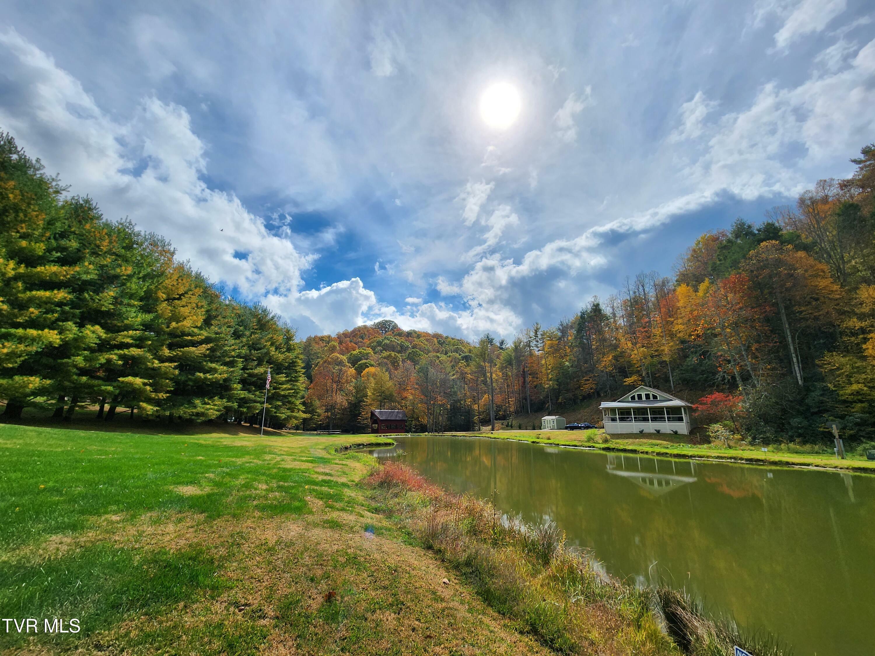 Property Photo: 565 Piney Grove Road TN 37658