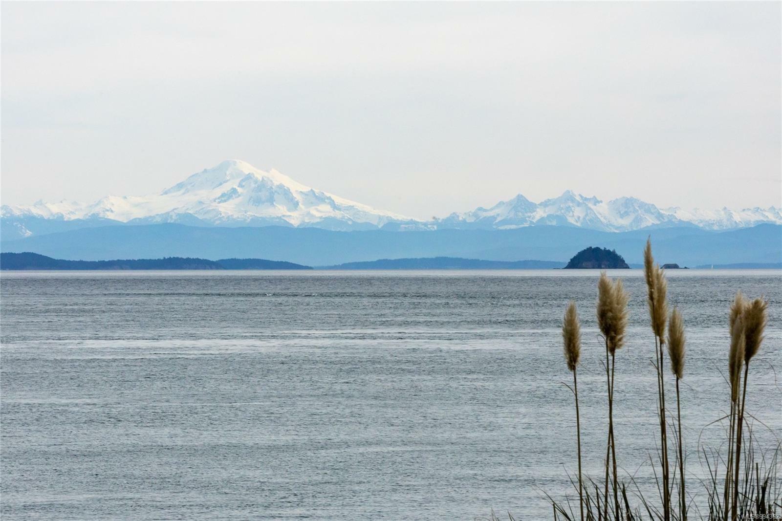 Property Photo: 9905 Kloshe Rd BC V0N 2M3