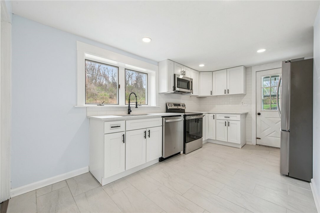 Property Photo: 3004 Bushy Run PA 15644
