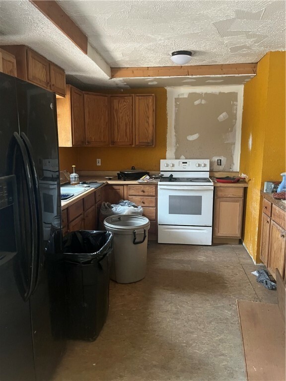 Property Photo: 3827 State Route 981 PA 15666