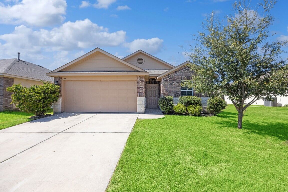 Property Photo: 604 Silver Wing Drive TX 78725
