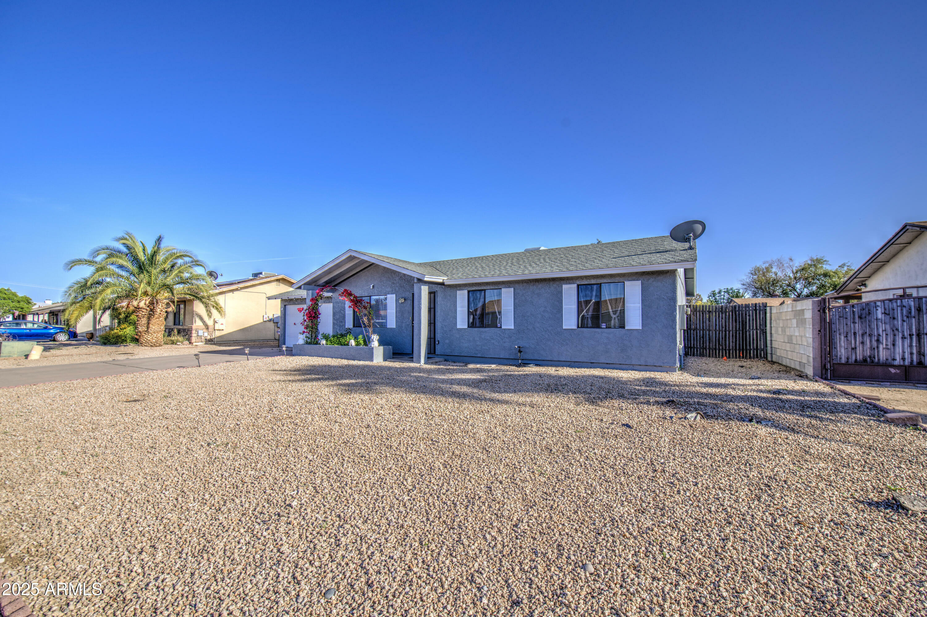 1529 W Wickieup Lane  Phoenix AZ 85027 photo