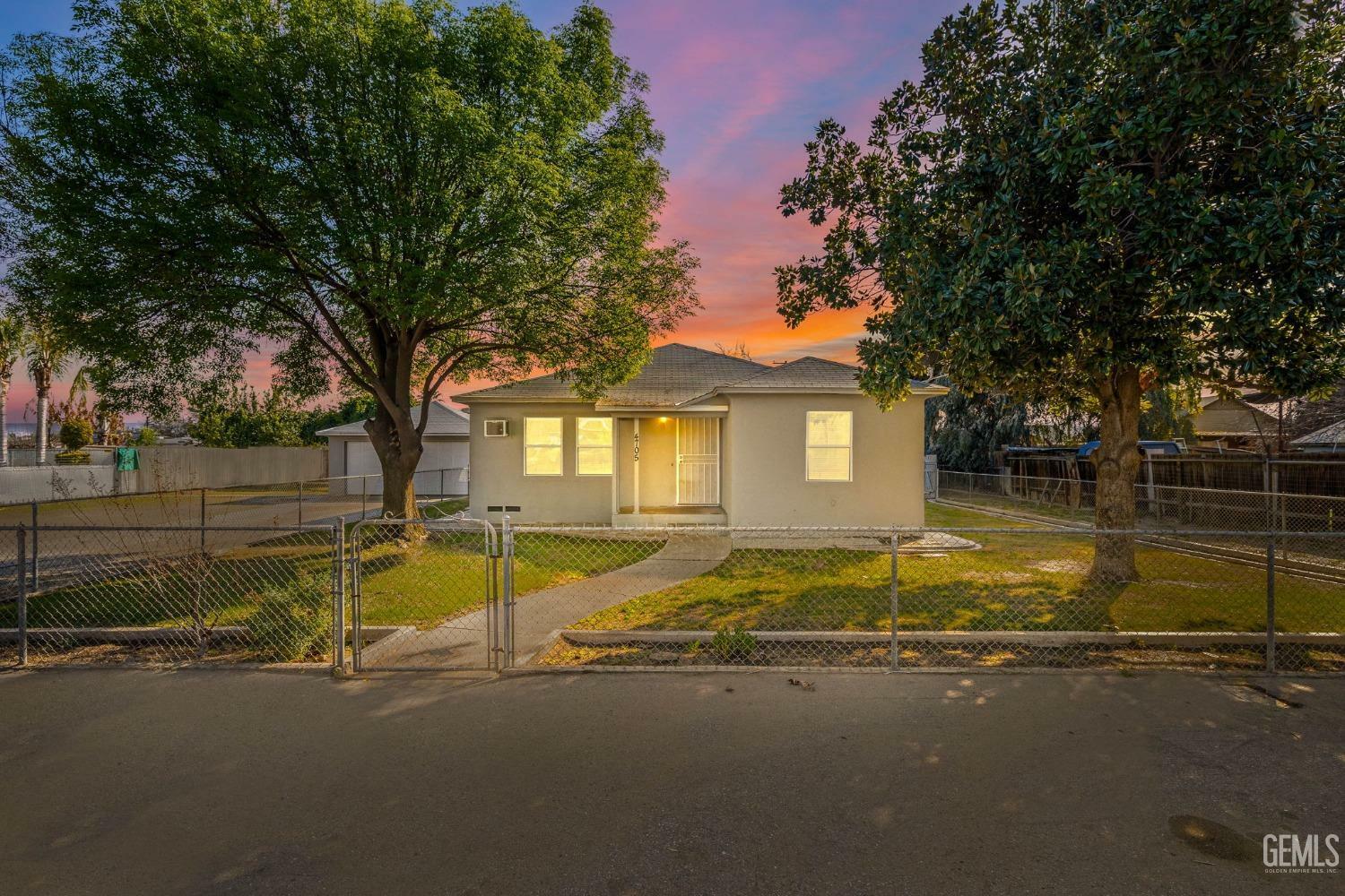 Property Photo: 4705 Morro Drive CA 93307