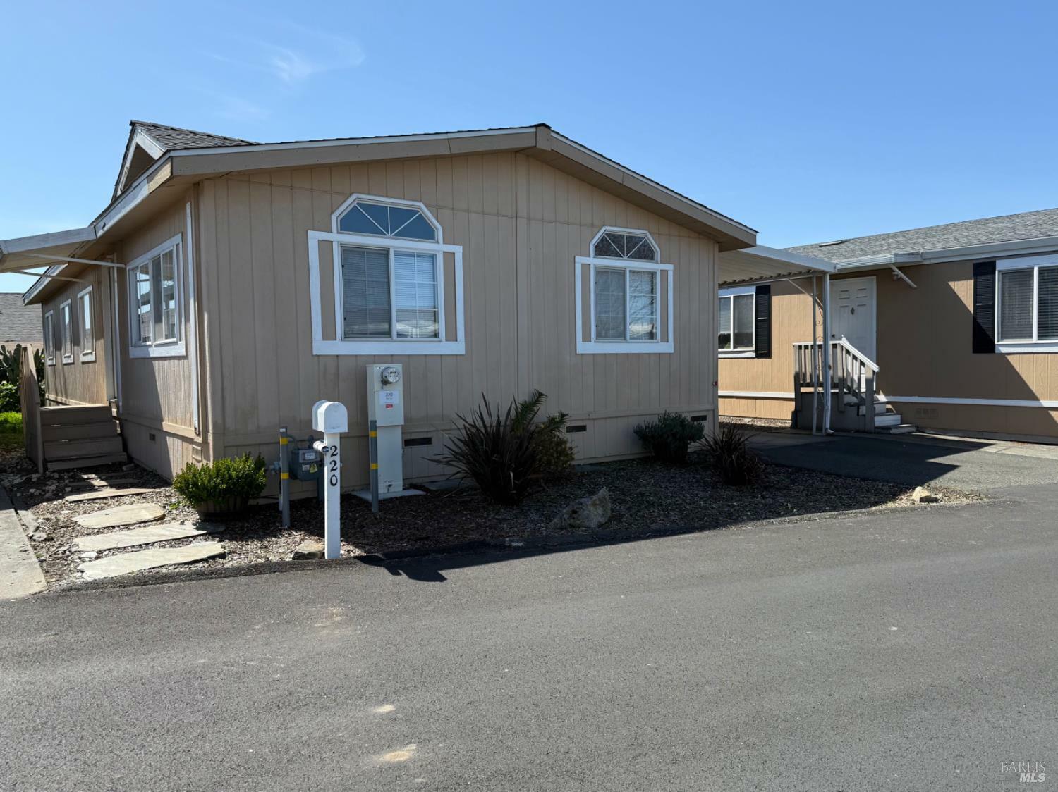 Property Photo:  220 Pear Lane  CA 95407 