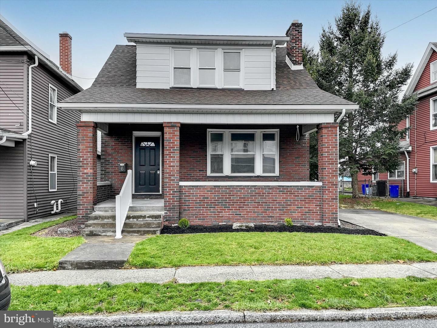 Property Photo: 6 E Beale Avenue PA 17025