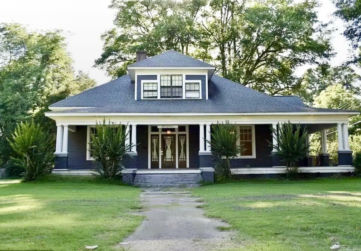 Property Photo: 302 Elm Street AR 72342