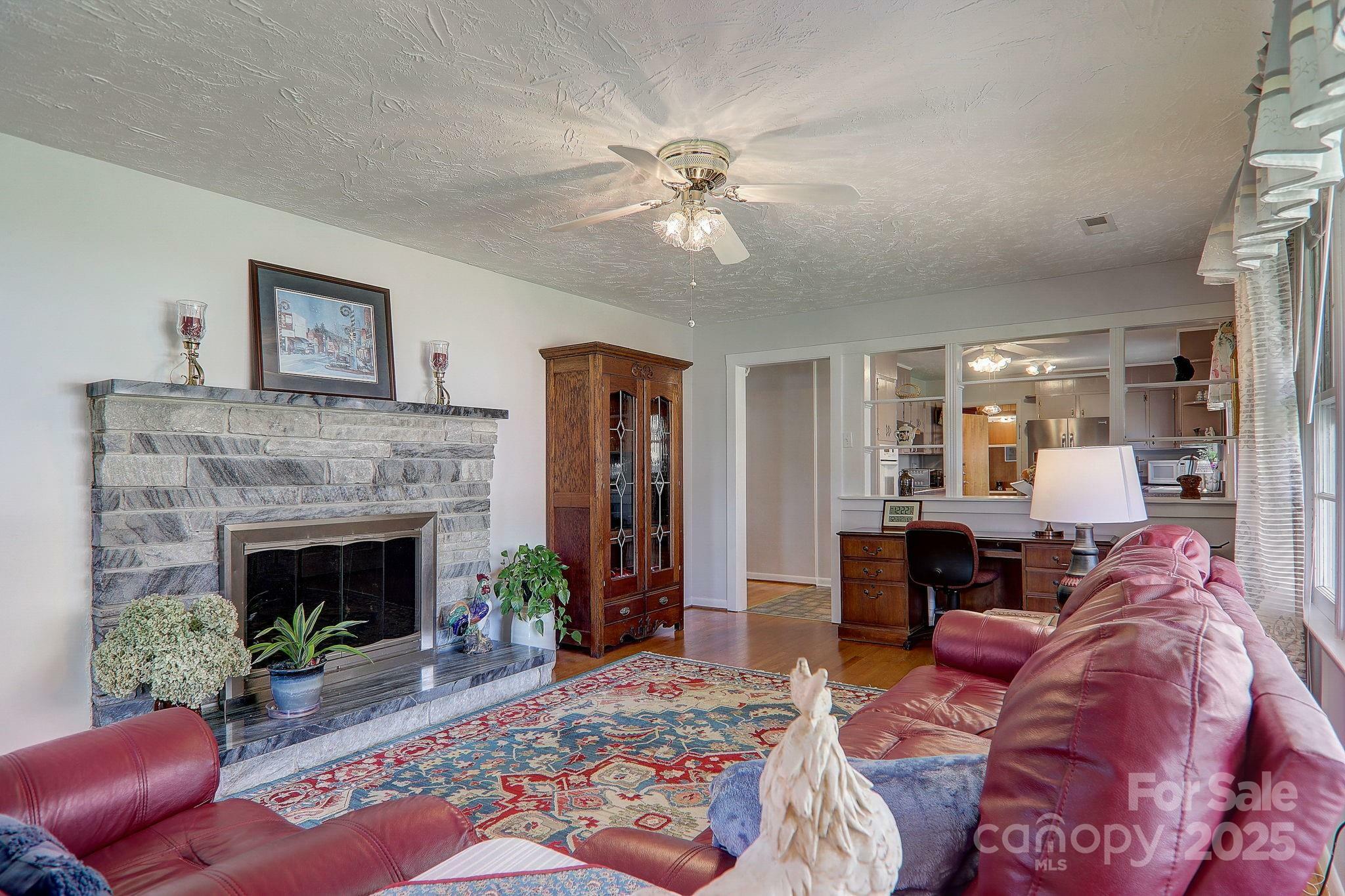 Property Photo: 2541 Dellwood Road NC 28786