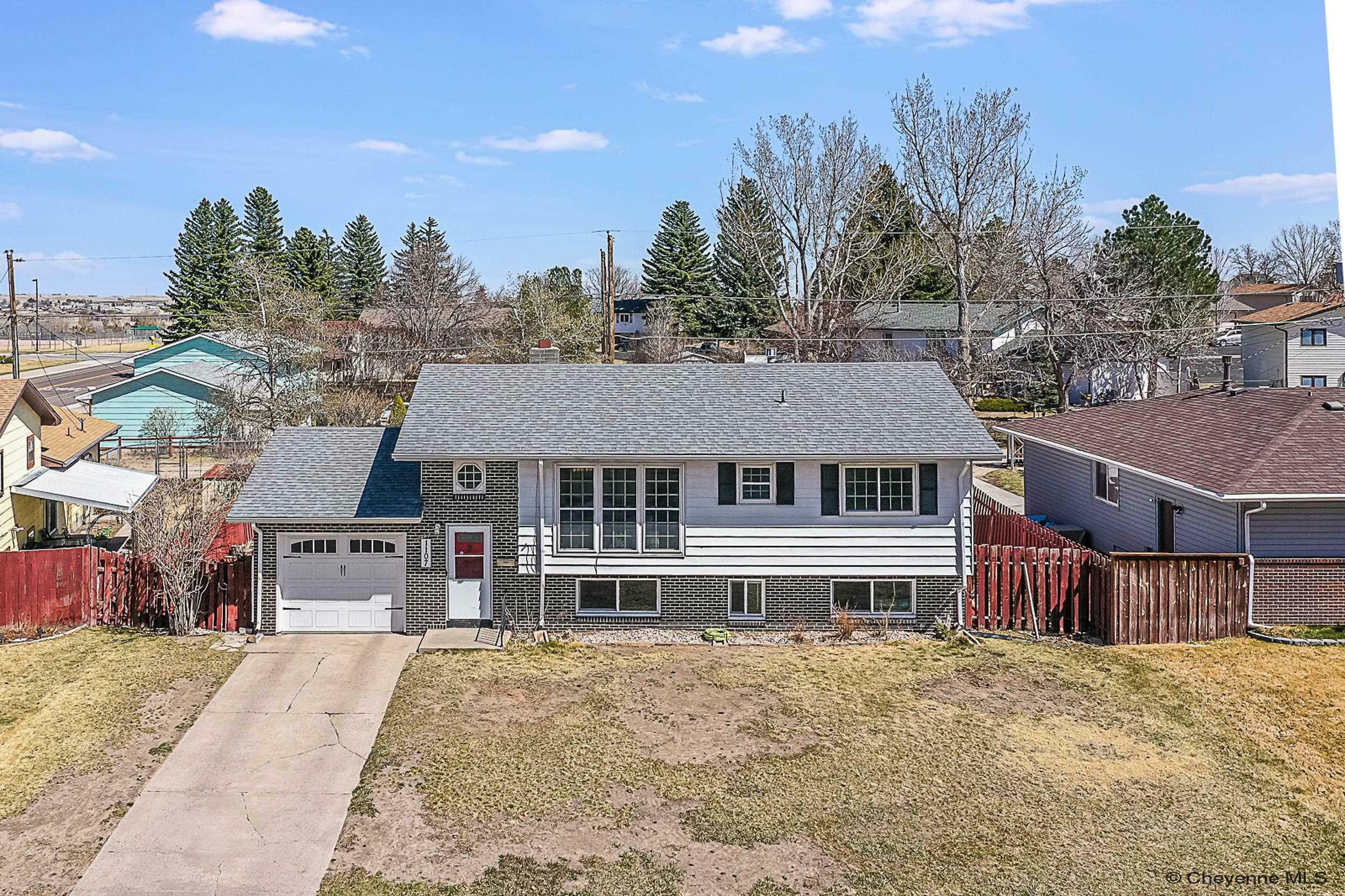 Property Photo: 1107 Taft Ave WY 82001
