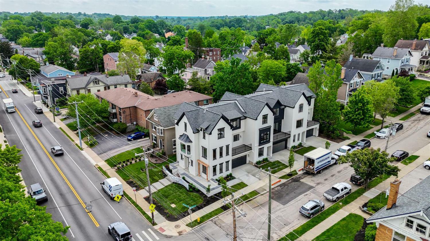 Property Photo: 2739 Observatory Avenue OH 45208