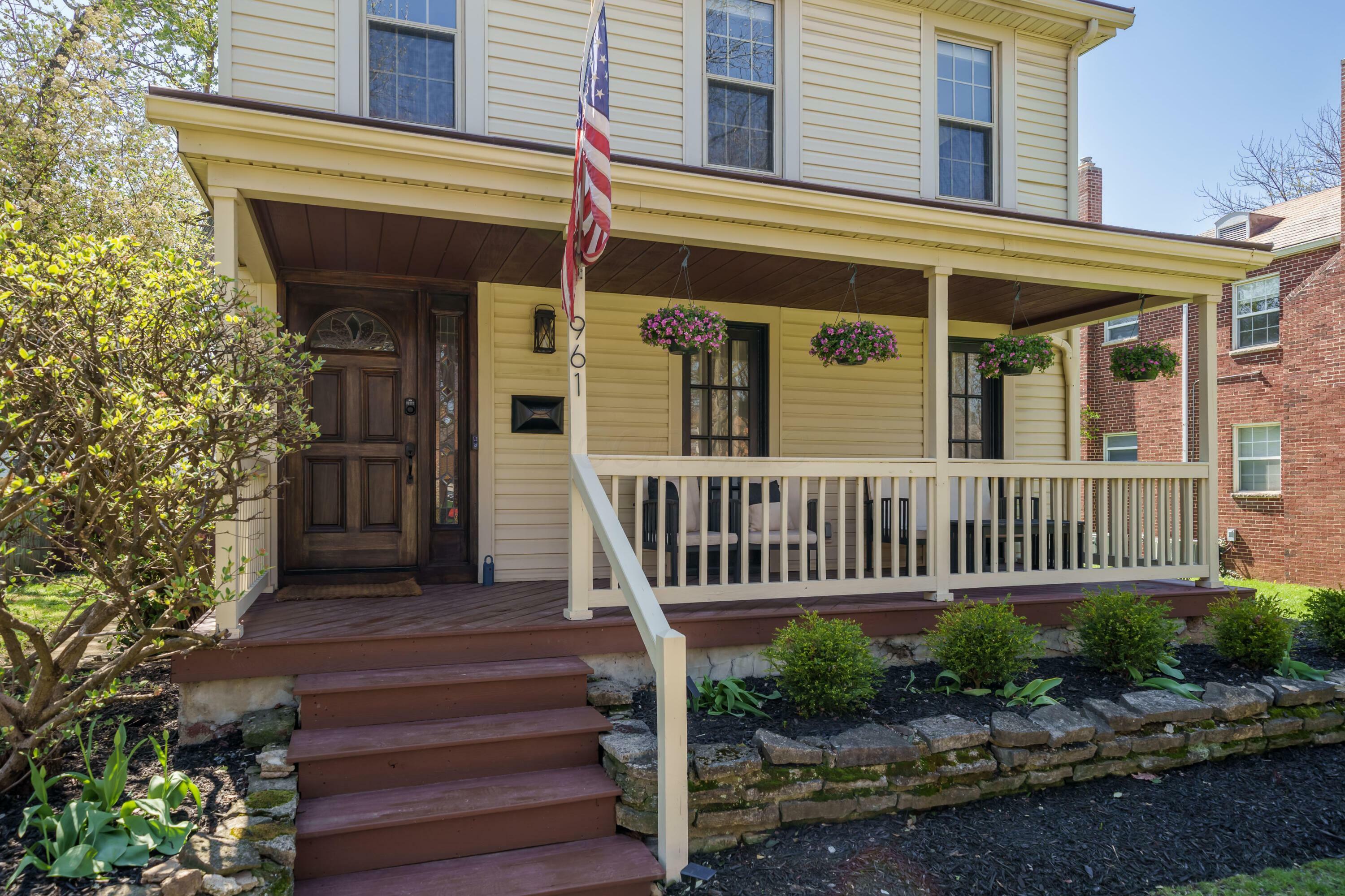 Property Photo: 961 Northwest Boulevard OH 43212