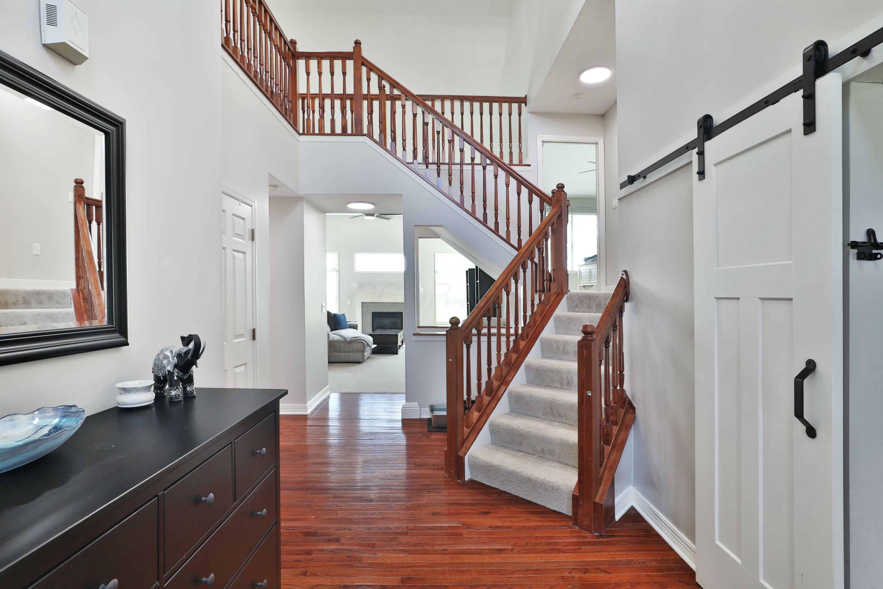 Property Photo: 6185 Pollard Place Drive OH 43026