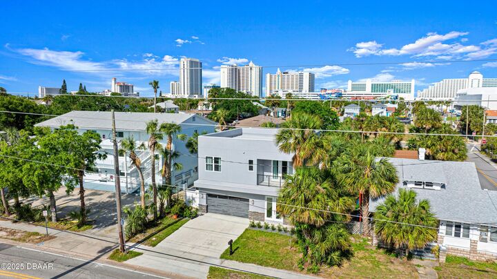 Property Photo:  206 N Halifax Avenue  FL 32118 