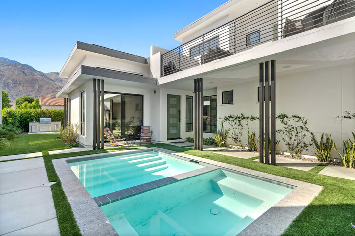 Property Photo: 161 Holliday Way CA 92262