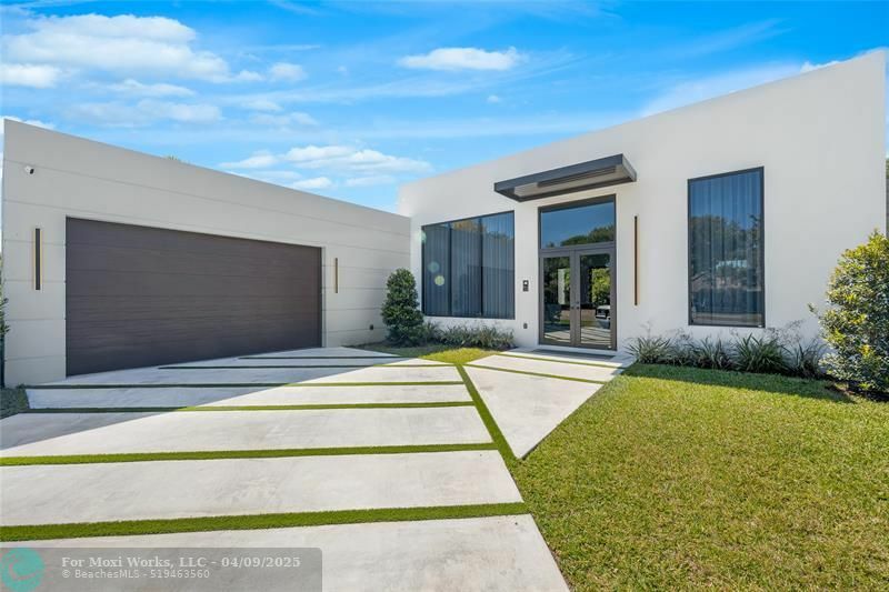 Property Photo:  1000 SW 93rd Ave  FL 33324 