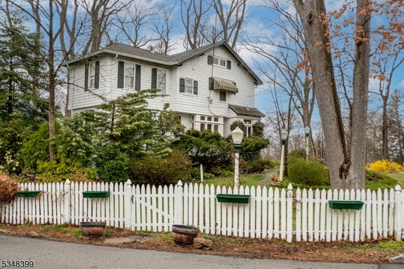 Property Photo: 5 Oak Ridge Rd NJ 07006