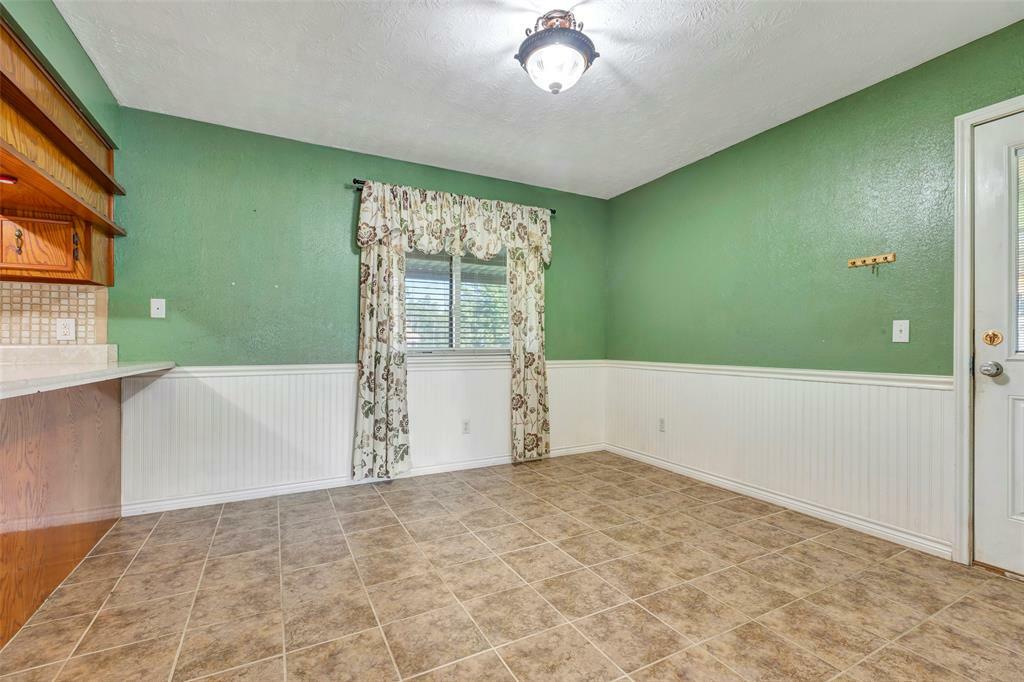Property Photo: 302 Walnut Cove TX 77360