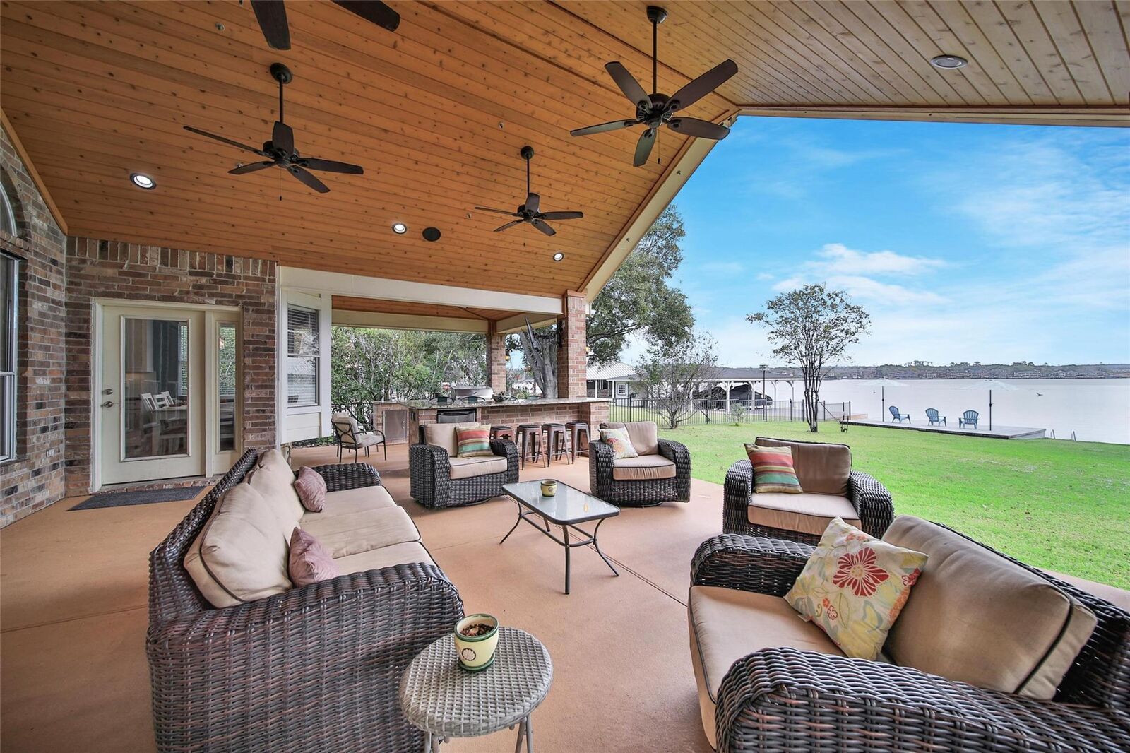 Property Photo: 9698 E Shore Drive TX 77318