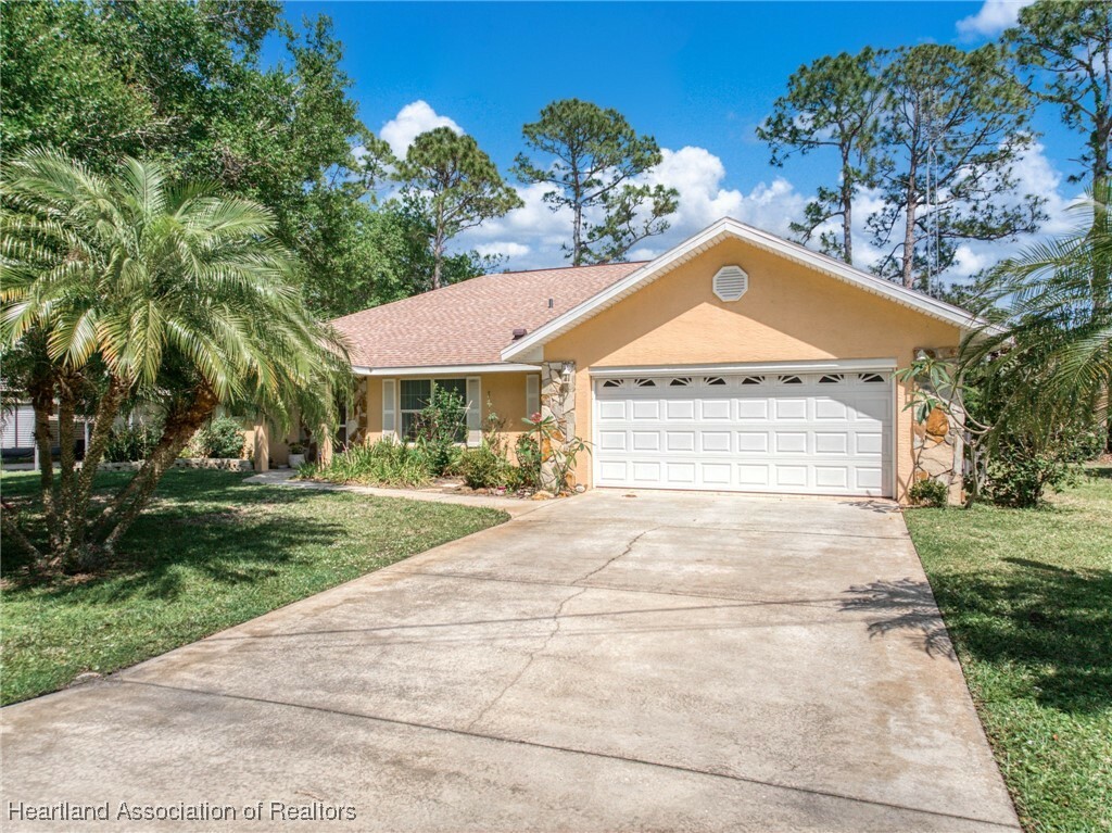 1045 Winter Green Street  Lake Placid FL 33852 photo