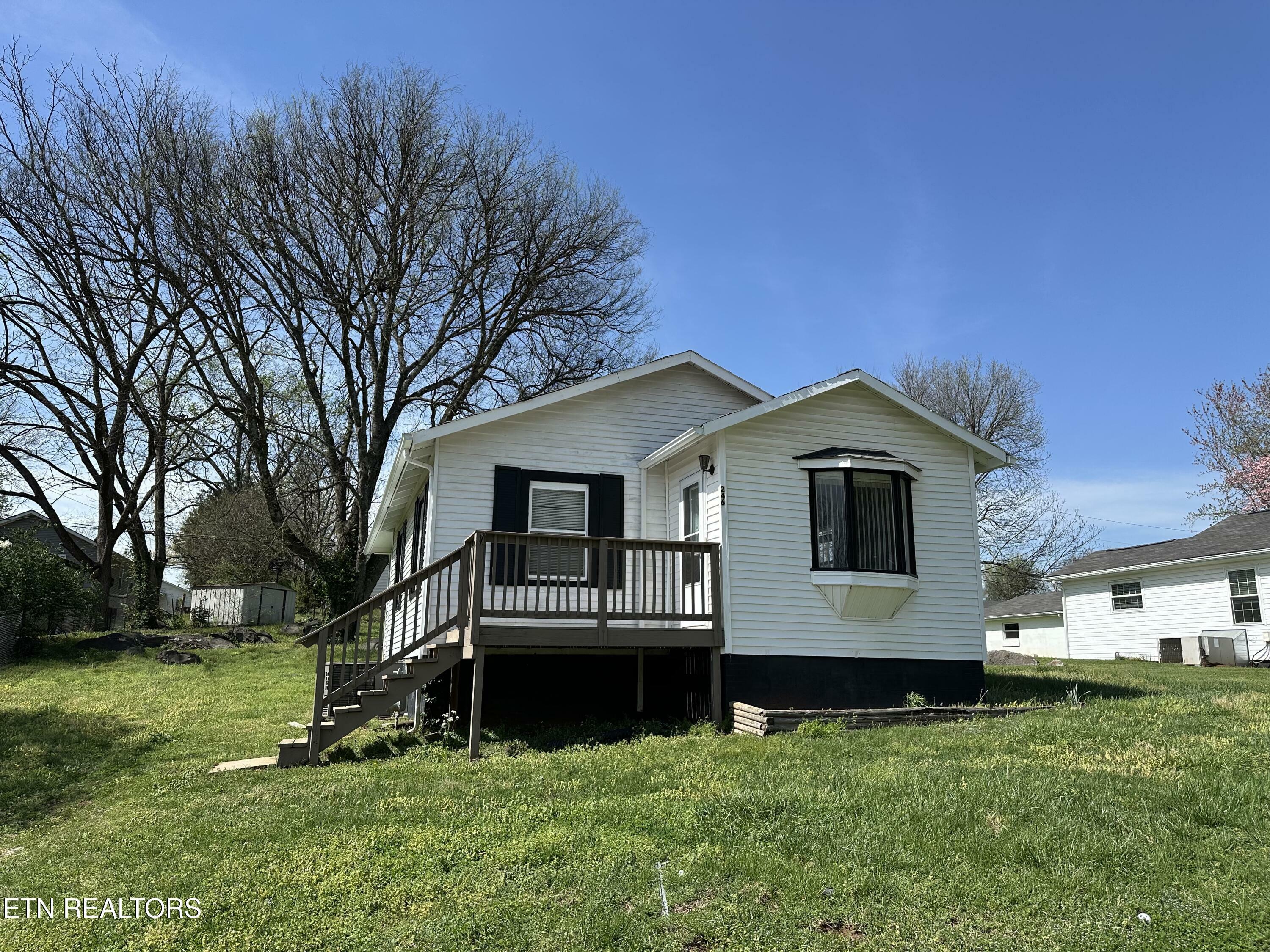 Property Photo: 246 W Newcomen St TN 37701