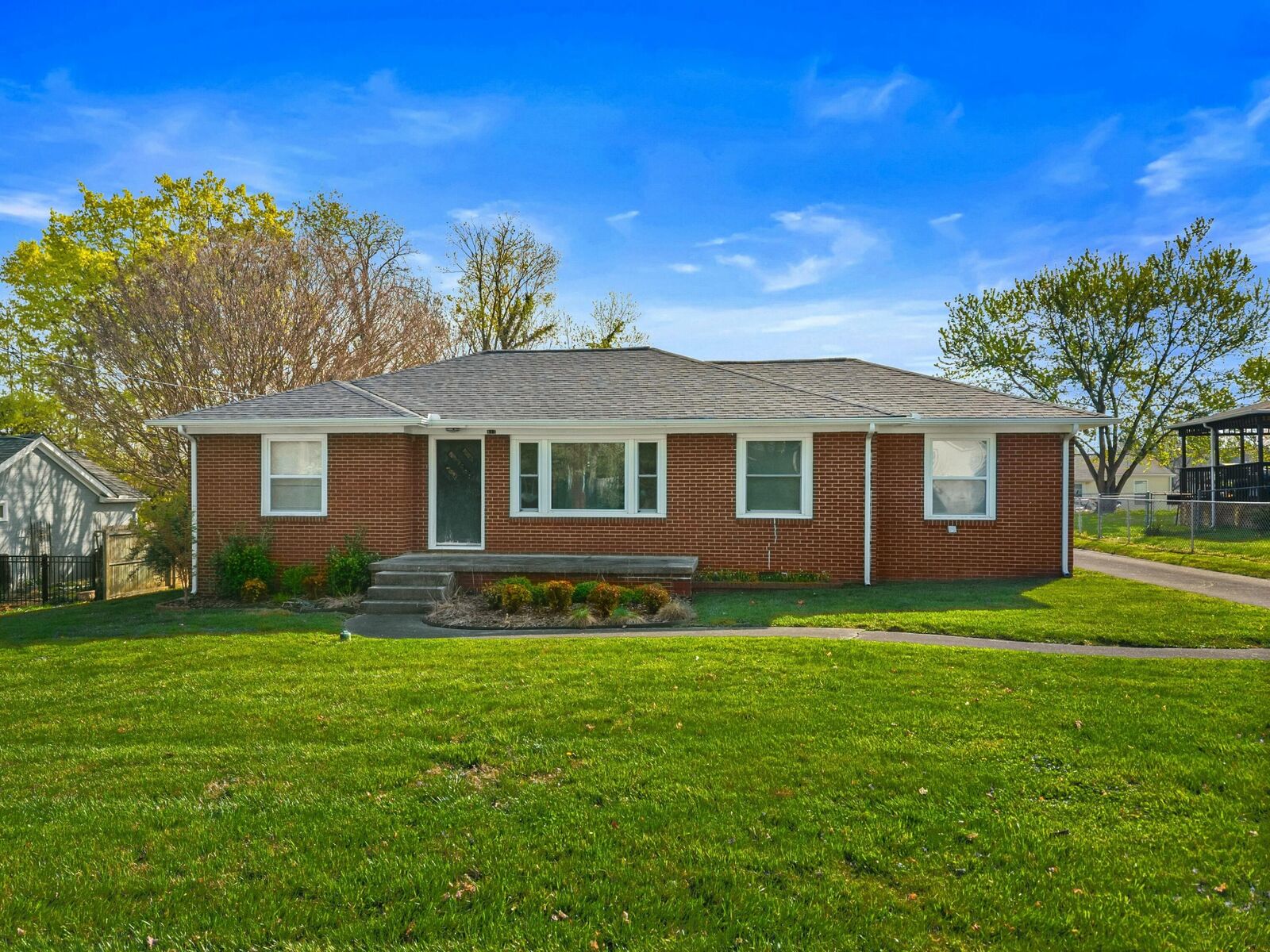 Property Photo: 411 Ash Street TN 37813