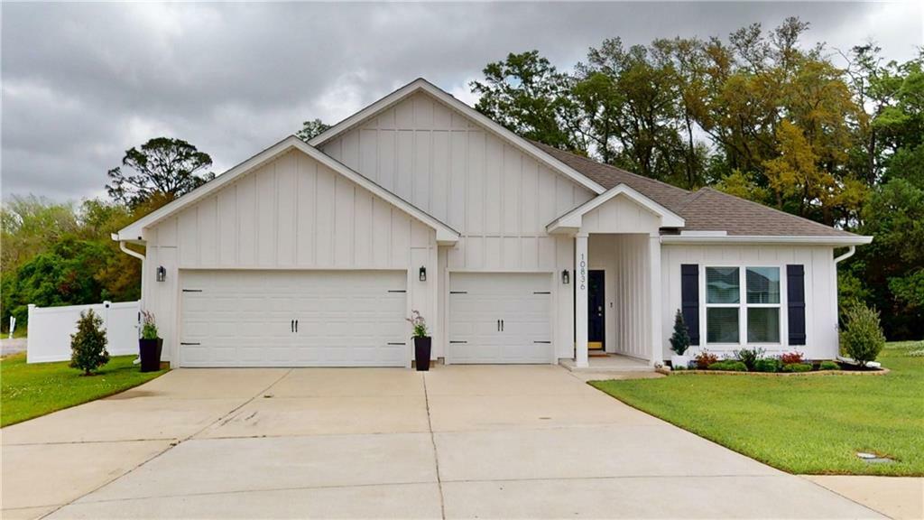 Property Photo: 10836 Native Dancer Way AL 36526