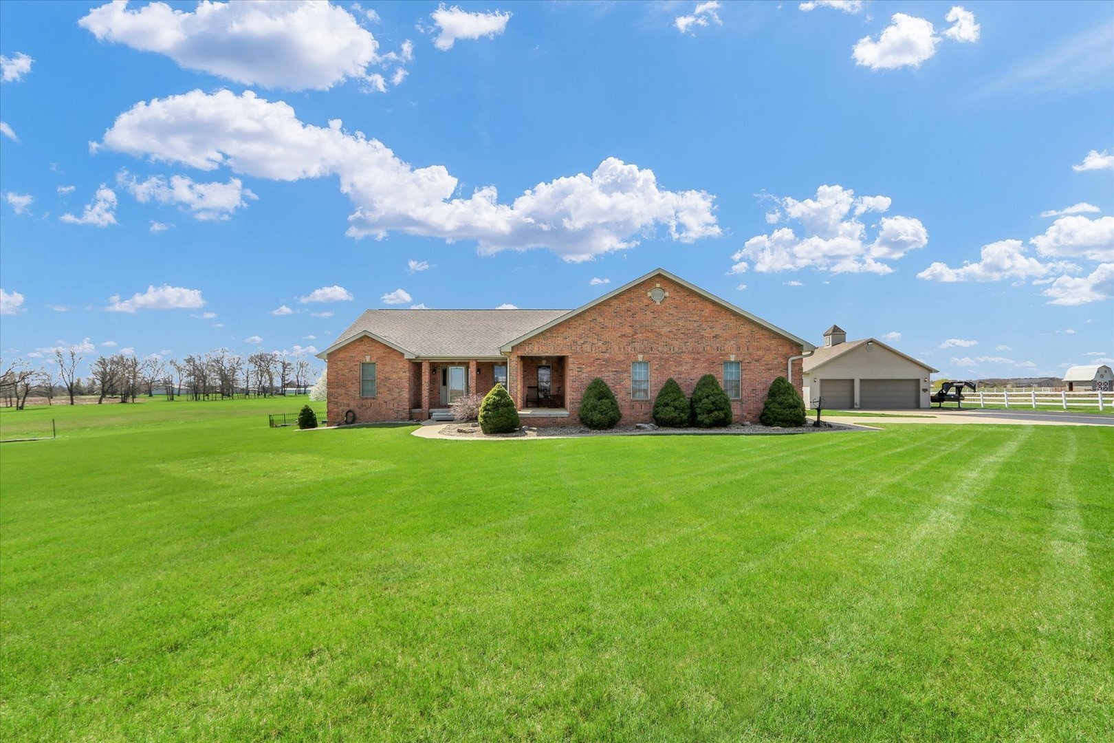 Property Photo: 577 Cr 2600 N IL 61853