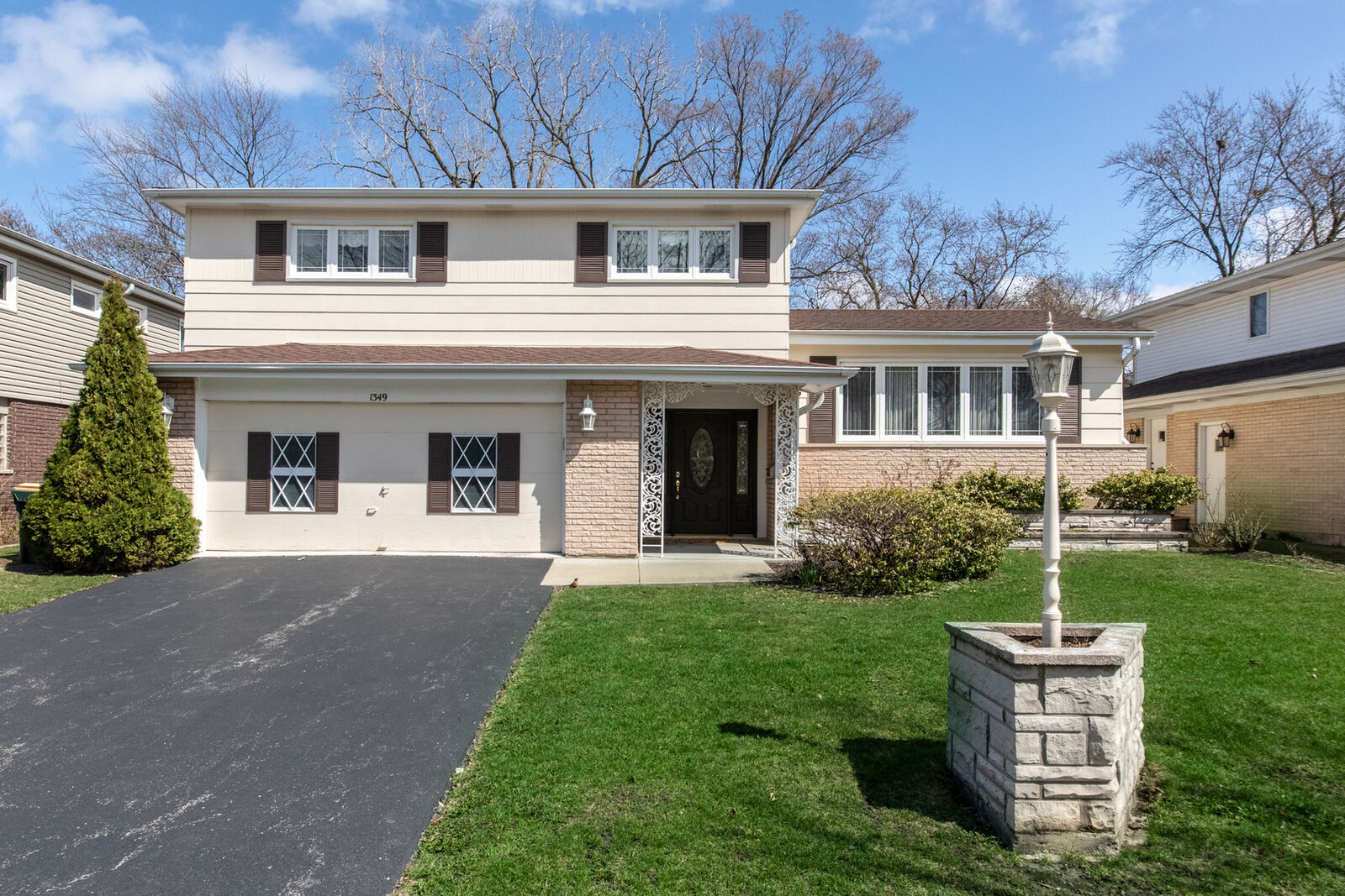 Property Photo: 1349 N Hamlin Avenue IL 60068
