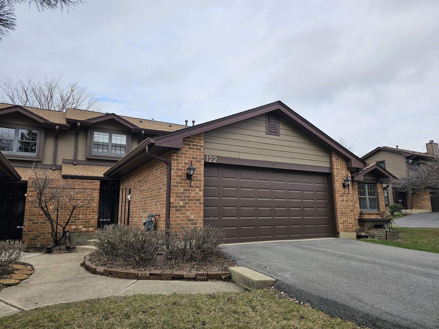 Property Photo: 122 Indian Trail Drive IL 60559