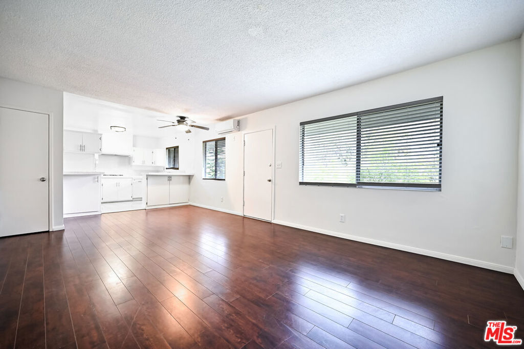 Property Photo: 1868 10th Street 5 CA 90404