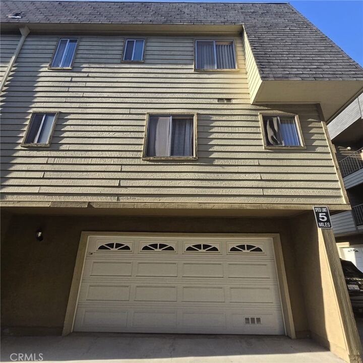 Property Photo:  1245 E California Avenue 6  CA 91206 