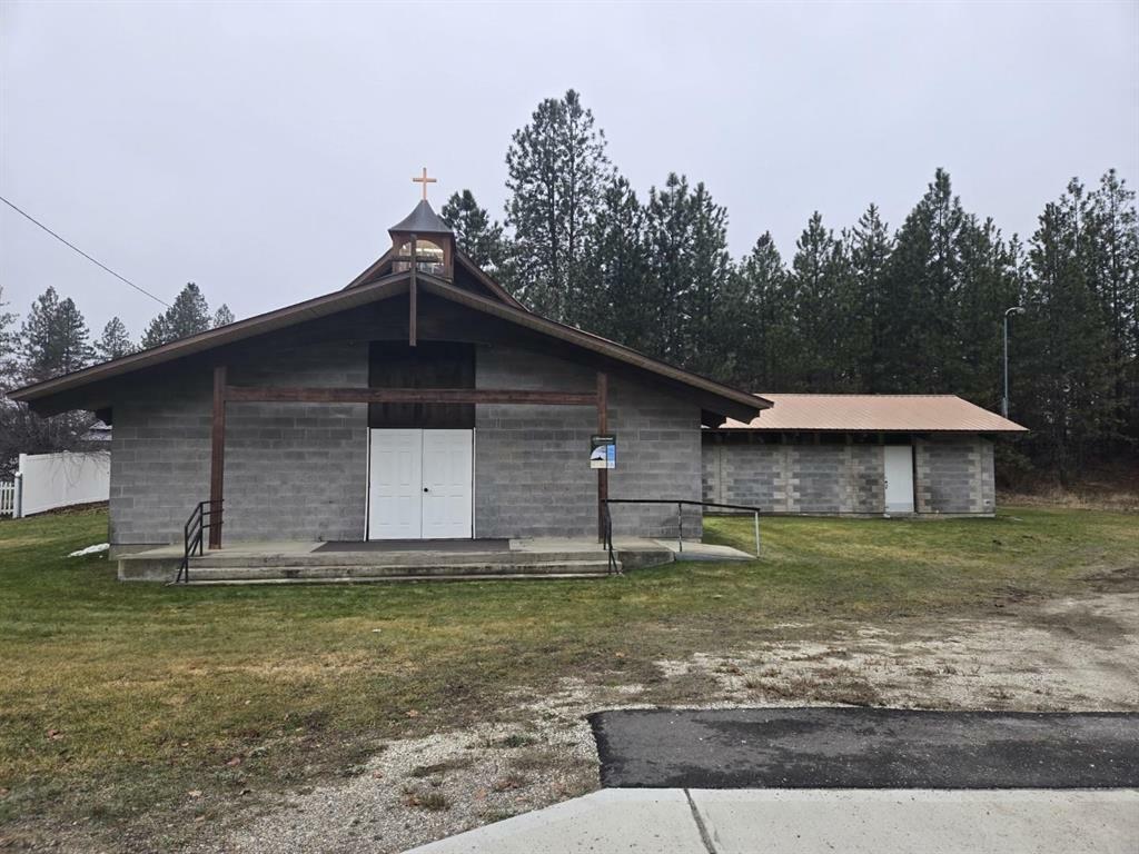 Property Photo: 110 S Main St WA 99173