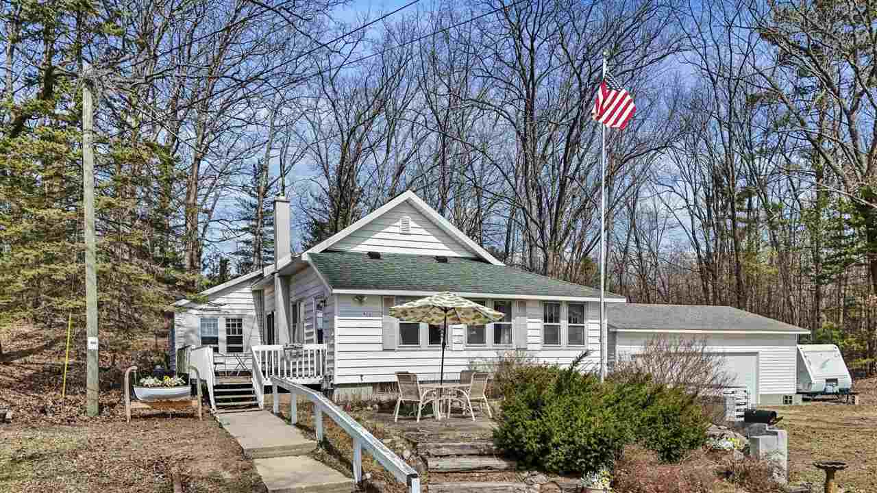 Property Photo: 417 E State MI 49633