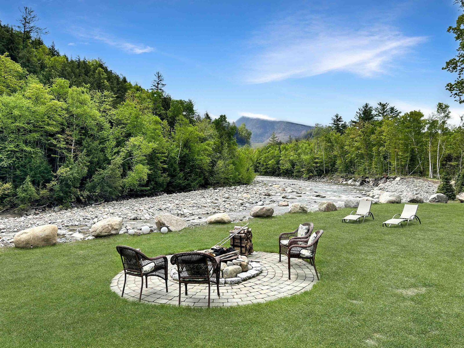 Property Photo: 113 Glen Road NH 03581