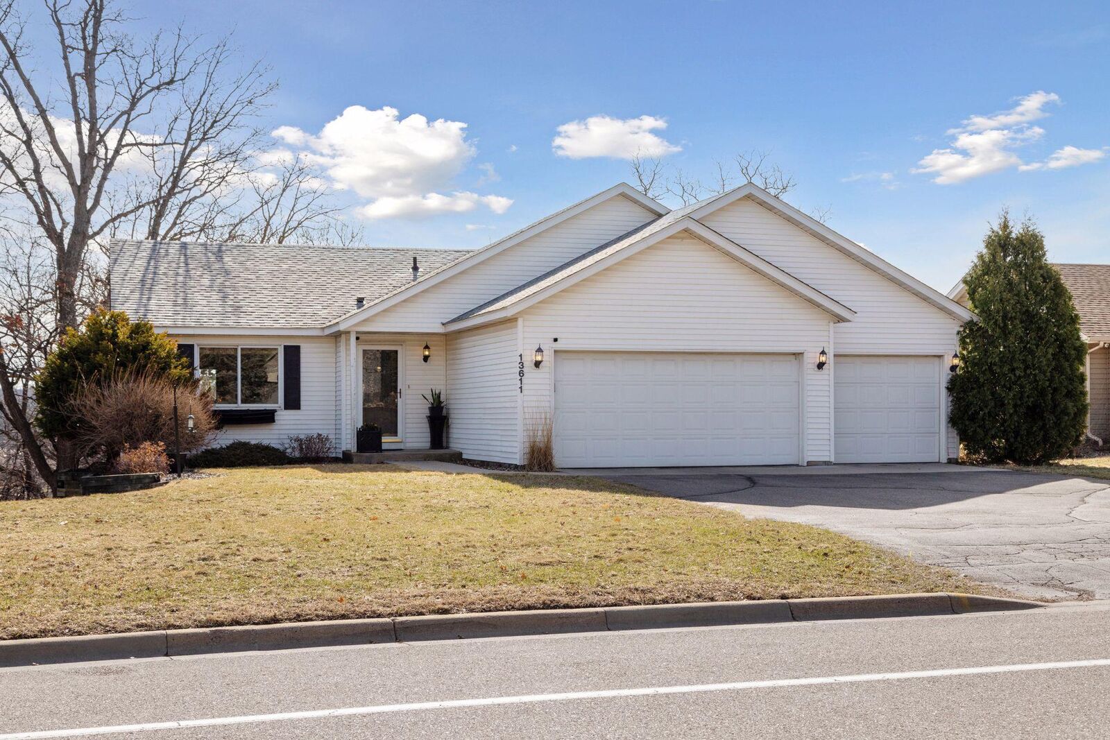 Property Photo:  13611 Parkwood Drive  MN 55337 