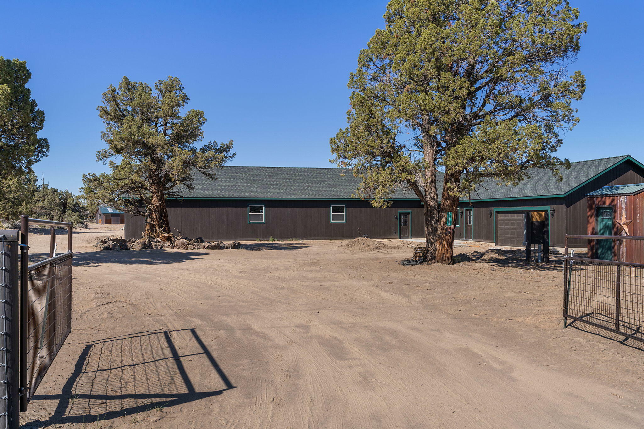 Property Photo: 25480 Bachelor Lane OR 97701