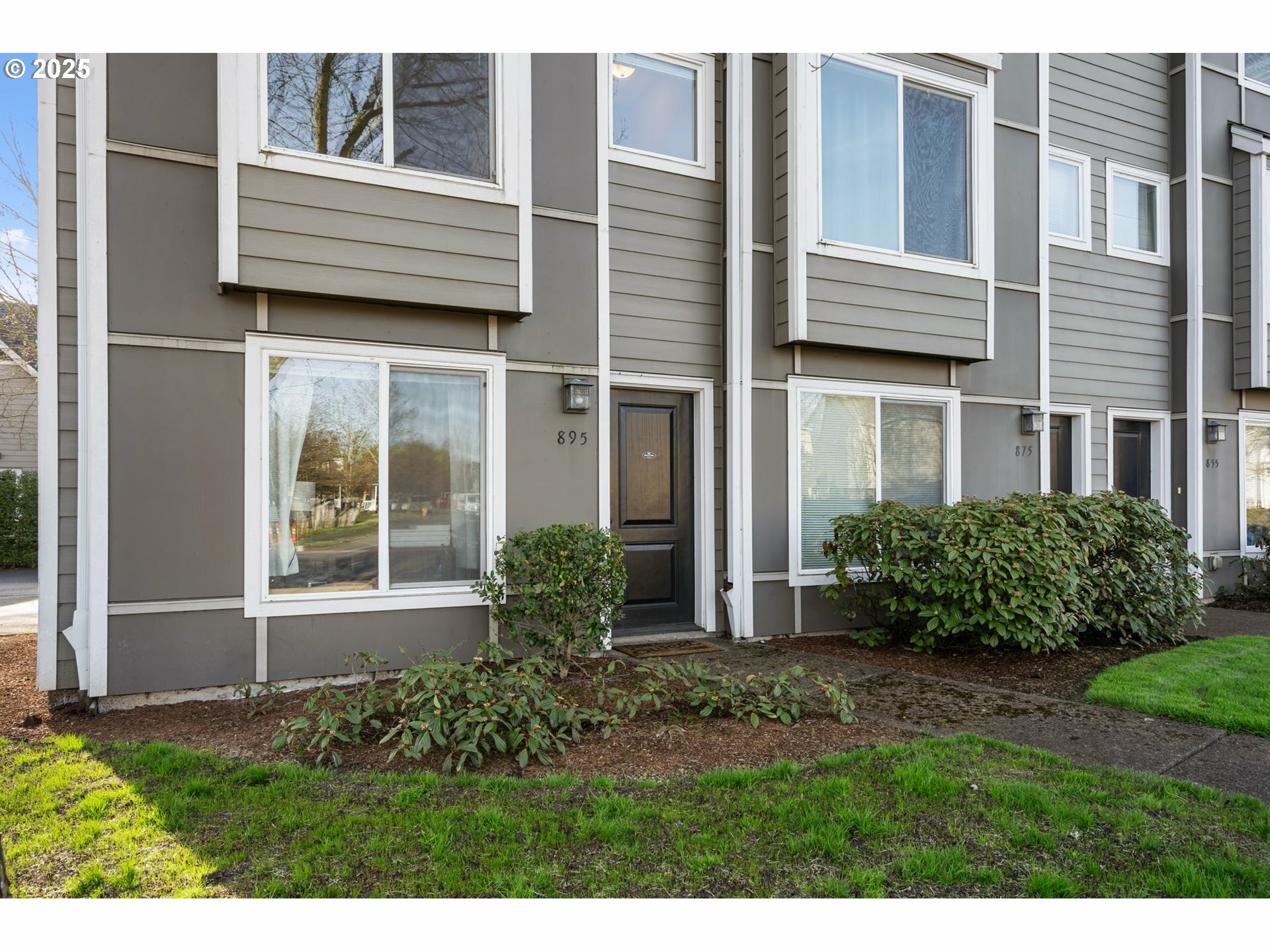 Property Photo: 895 SW 170th Ave OR 97006