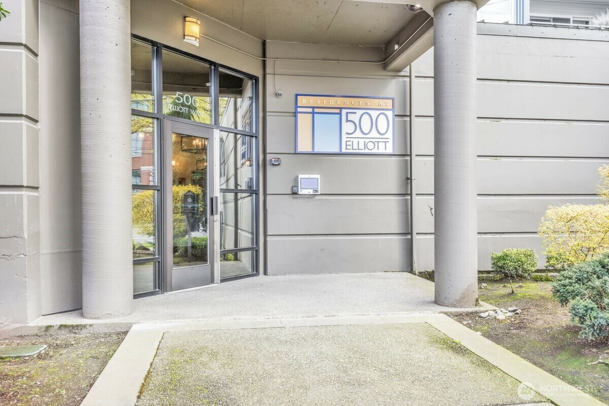Property Photo: 500 Elliott Avenue W 309 WA 98119