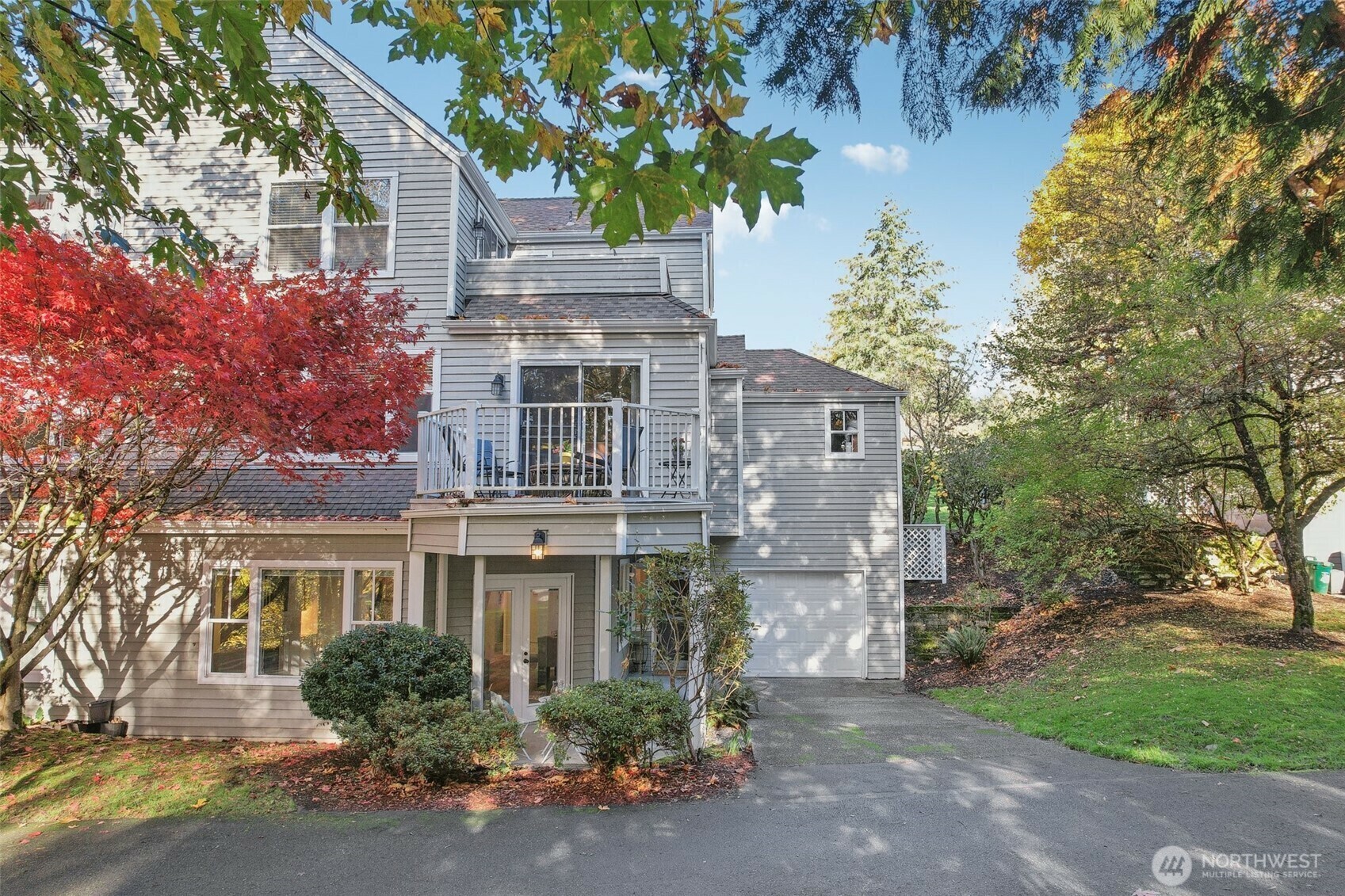 Property Photo: 4266 221st Court SE 1090 WA 98029