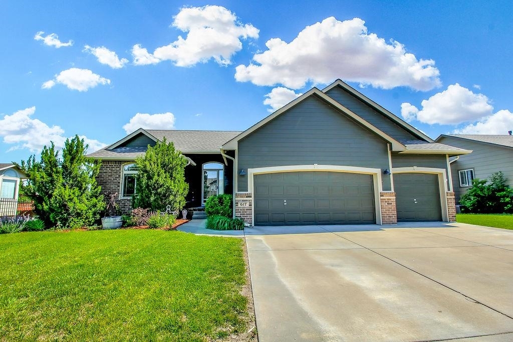Property Photo: 617 W Fieldstone St KS 67002