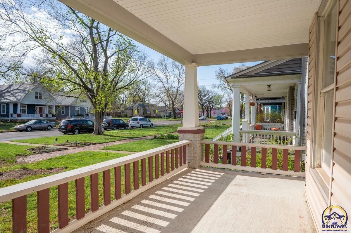 Property Photo: 425 SW Buchanan St KS 66606