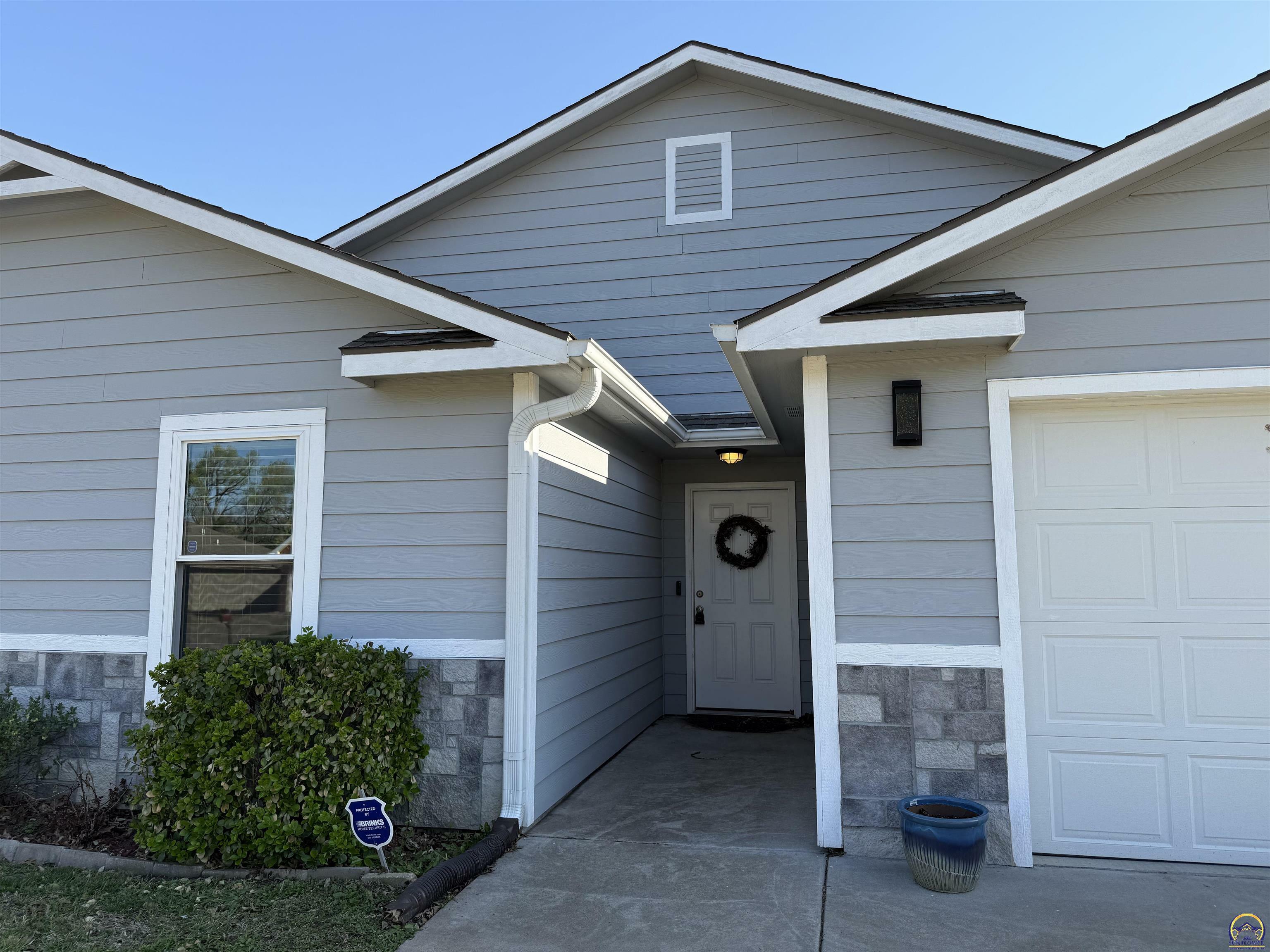 Property Photo: 303 NE Aspen Ln KS 66617