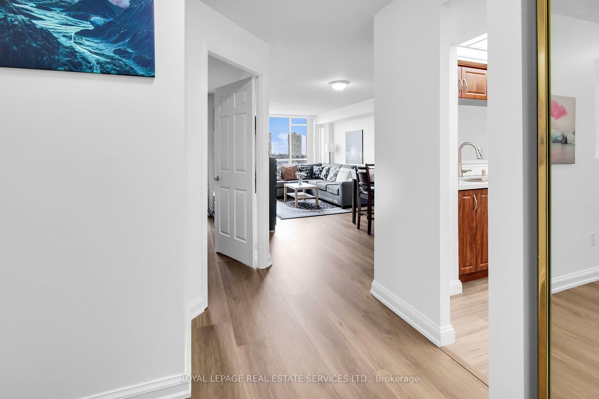 Property Photo: 24 Hanover Road 708 ON L6S 5K8